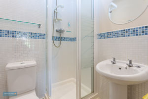 En-suite- click for photo gallery